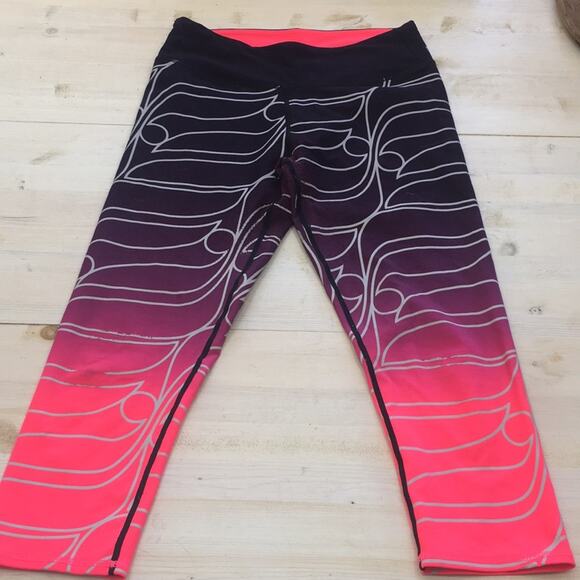 fabletics printed hi waist cropped leggings sz S - Picture 3 of 6